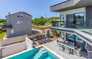 Stunning Home In Pula With Jacuzzi - Pula - 3