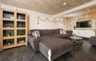 Stunning Home In Stinica With Jacuzzi - Senj - 8