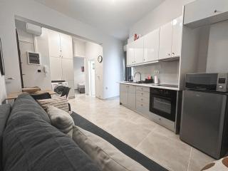 Dam32 by Smart Cozy Suites - Premium Location near Athens - Atene - 9