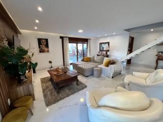 Casa com Piscina, Churrasqueira e Garagem Privativa - São Pedro da Aldeia - 2