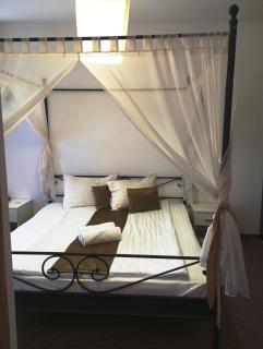 RHC Royal Hotel - 3