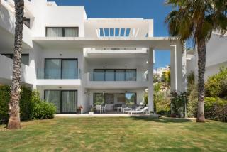Panoramic Views and Large Garden in Atalaya Hills - Estepona - 9