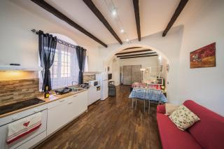 MiRa's Guest house Studio Appartment 15min walk from Central Station - La Spezia - 9