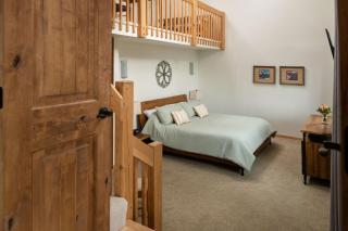 Lookout Lodge in Wondervu home - 7