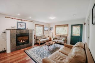 77MBR - Wi-Fi - Fireplace - Pets Ok - BBQ cabin - Glacier - 7