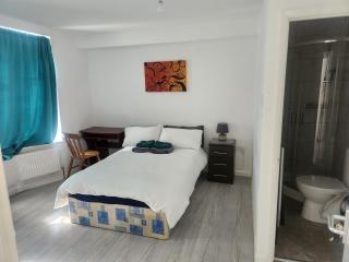 Luxury 5-Room House - Your Perfect Getaway Awaits - 6