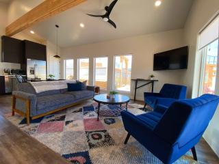 Timber & Tin B 1Bed 1Bath w Pool & Rooftop Deck - Kanab - 1