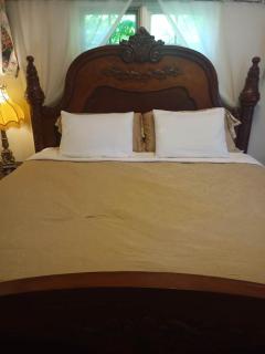 Waterfront Hideaway Private Suite-King bed room - Tottenham - 9