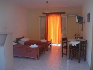 Emilia Apartments - Trapezaki - 1