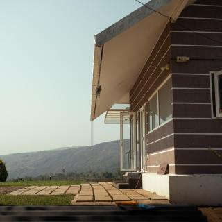 AINSLEY - 6