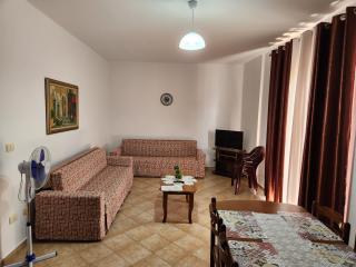 Comfy Beachfront Apartment - 50m from the Sea - Golem - 9