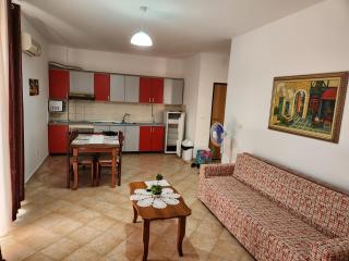 Comfy Beachfront Apartment - 50m from the Sea - Golem - 8