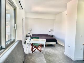 P C Side NEST - 5