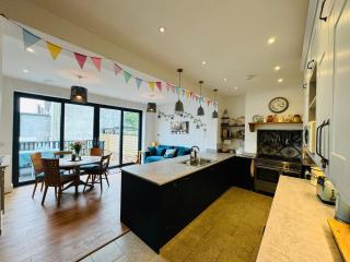 Modern & Vintage inspired Home in Old Totterdown - Bristol - 0