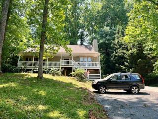 Ample and Serene Home in a Central VA Location! - 6