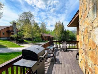 O7 Slopeside Bretton Woods Resort cottage with upscale stylings cozy decor tons of space - 8