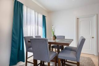 Luxe Apartment In Beverly Hills Sleeps 6 - 7