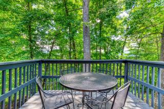 Cozy Bear Hill, Resort Pool, 1089 of FREE Attraction tickets for each paid day, Dollywood and More! - 3