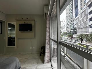 MA01- Kitnet com Ar | Vista Big Wheel | Garagem - Balneário Camboriú - 6