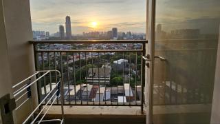 Studio Apartment JiExpo Kemayoran Sunrise View -Min Stay 3 nights- - 2