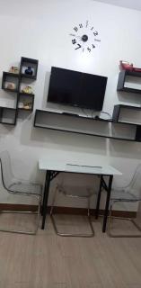 Comfy 1 Bedroom with Netflix & Free Wifi - Trees Residences Condominium - Manila - 1