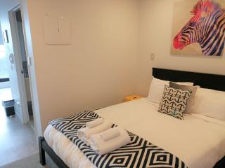 Studio Apartment in Union Building - Auckland - 8