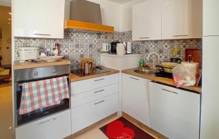 Gorgeous Home In Kresini With Wifi - 3