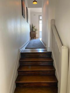 Stay on Summer - CBD Apartment - Orange - 9