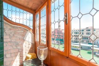 Rialto Terrace on the Grand Canal - Venice - 3