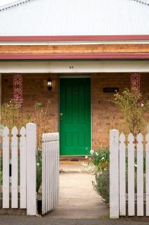 Ambrose On Byng - Central Location - Orange - 5