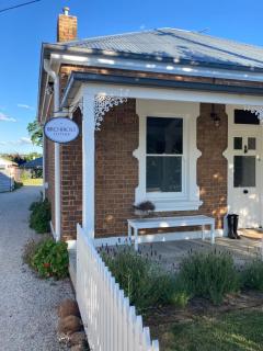 Birchfrost Cottage - Elevated Heritage Aesthetic - Orange - 6