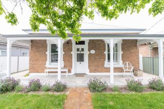 Birchfrost Cottage - Elevated Heritage Aesthetic - Orange - 5