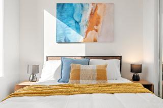 Elegant Emerald 3 Bed Apartment at Albert Park with Parking - 5