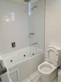 1BR Apartment on North Terrace - Adelaide - 2
