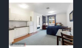 Love 1 bedroom apartment - 6