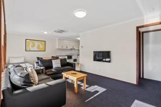 Riverfront Motel & Restaurant - 2