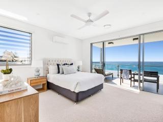 White Sails 3 - Views over Convent Beach - Yamba - 1