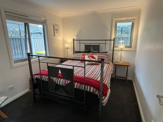 Willow Twig Cottage - - 1