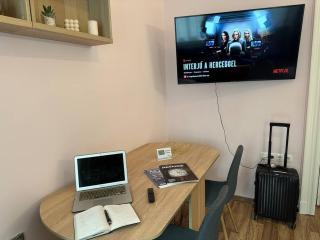 Fancy Cozy 2 BDR Downtown Apt - Budapest - 1