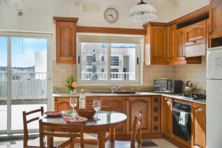 Cosy, Spacious & Sunlit 2BR Penthouse - Close to Bugibba Square & Seafront - St Paul's Bay - 3