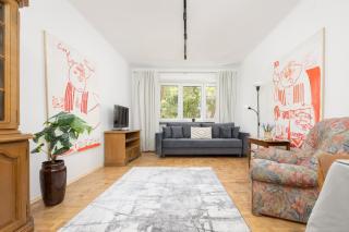 Przytulny i Tradycyjny Apartament na Parterze w Centrum Warszawy by Noclegi Renters - Varsovie - 6