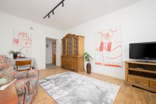 Przytulny i Tradycyjny Apartament na Parterze w Centrum Warszawy by Noclegi Renters - Varsovie - 3