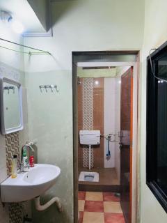 Shukla Guest House - Durg - 2