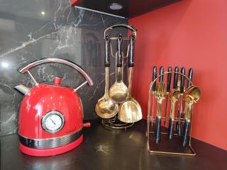 Studio - Sleeps 2 - WiFi - Aircon - 1