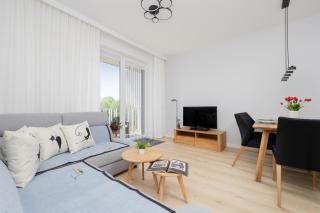 Stacja Wola Nowoczesny Apartament z Balkonem i Parkingiem Warszawa by Noclegi Renters - Varsovie - 0