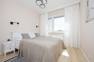 Stacja Wola Nowoczesny Apartament z Balkonem i Parkingiem Warszawa by Noclegi Renters - 9