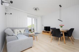 Stacja Wola Nowoczesny Apartament z Balkonem i Parkingiem Warszawa by Noclegi Renters - Varsovie - 2