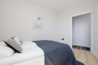 Stacja Wola Nowoczesny Apartament z Balkonem i Parkingiem Warszawa by Noclegi Renters - 4