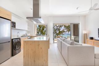 Oceanfront 3BR and 3BA Apartment with beach access - Grande Gaube - 5