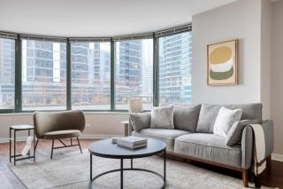 Streeterville 2br w gym pool Ohio St beach CHI-909 - Chicago - 0